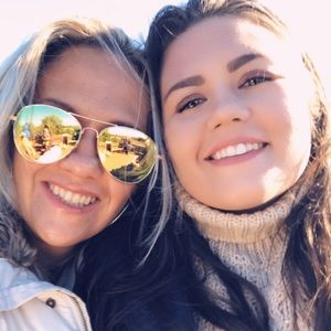 Meet your Posher, Ariana